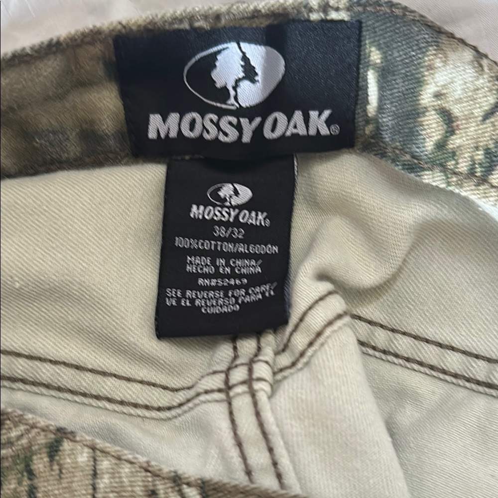 Mossy Oak Green and Tan Camo 38 X32 Pants